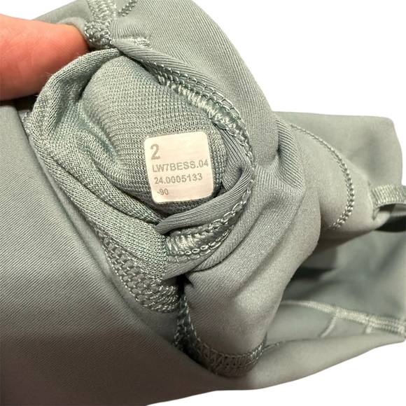 Lululemon Womens Wunder Train High-Rise Short 6" Shorts Size 2 Green Running - Picture 4 of 4